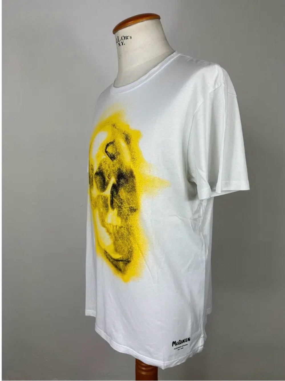 Alexander McQueen White T‑Shirt with Yellow and Black Spray Skull